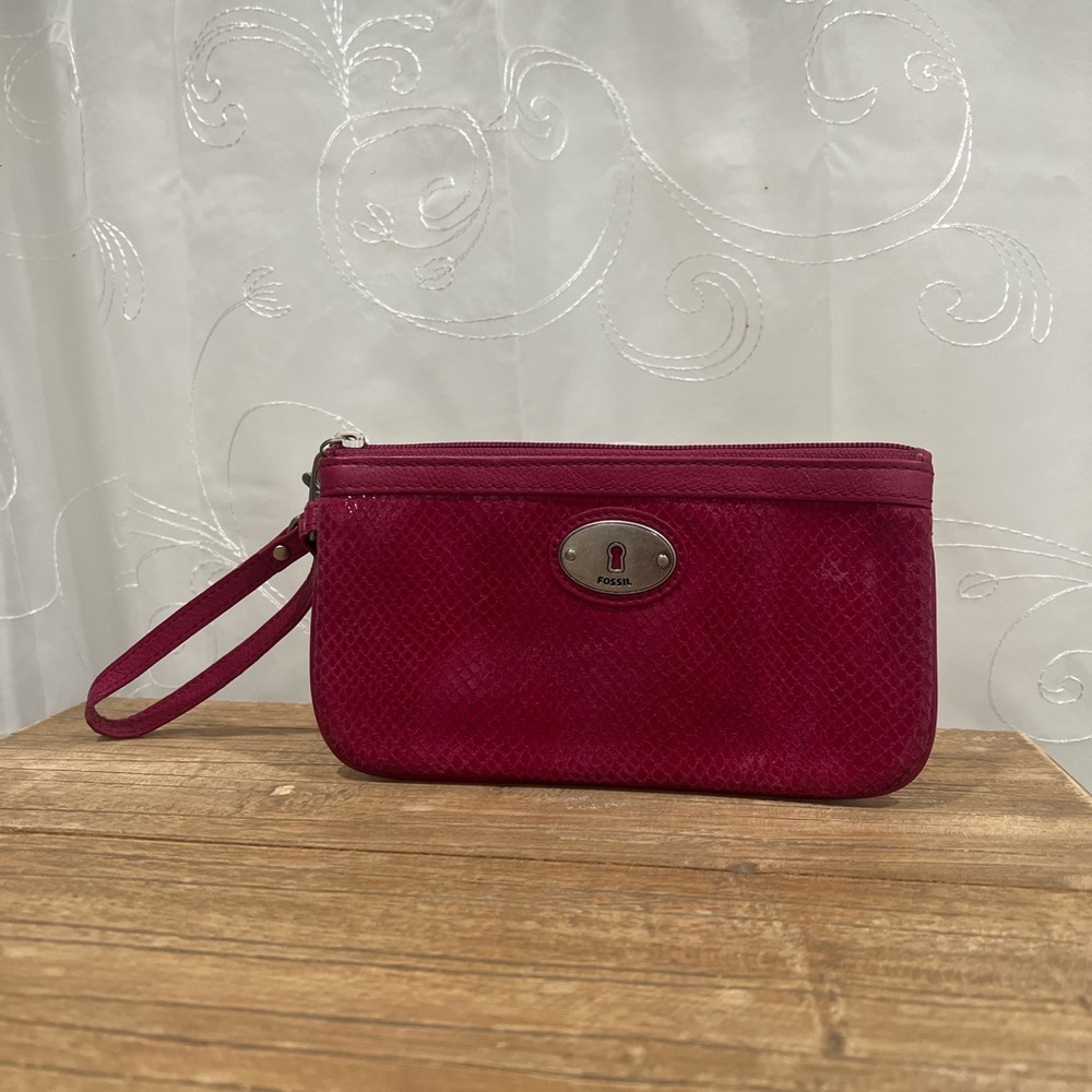 Fossil Women's pink  Wristlet Clutch🎀